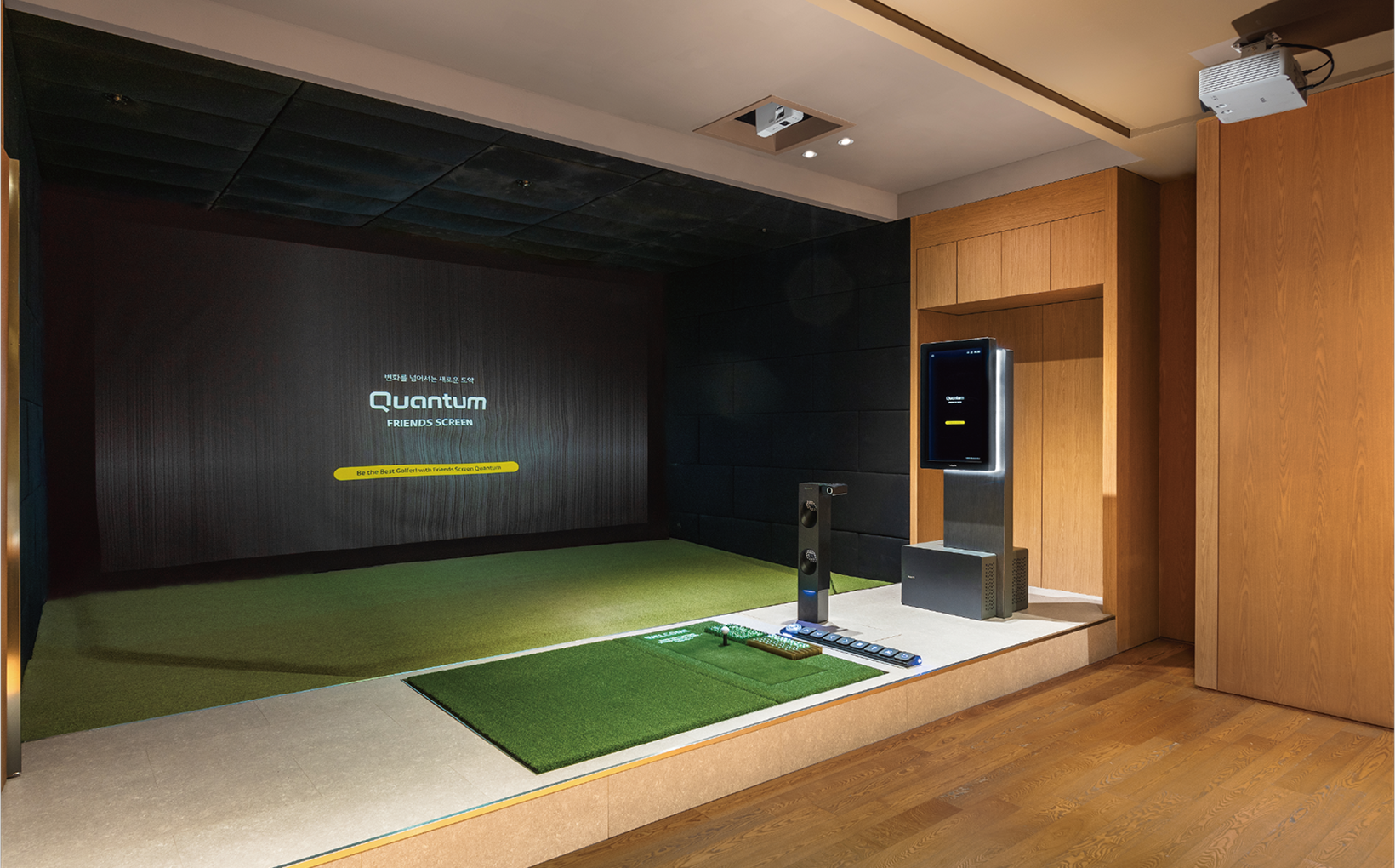 friendscq_interior_booth_img05-Da7_75fS.png